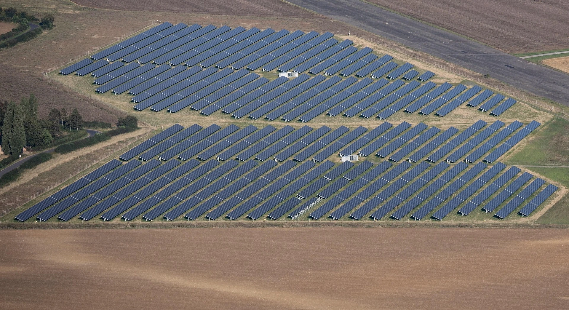 Oiseaux et panneaux solaires en pleine nature : quelle solution pour protéger votre centrale photovoltaïque ?